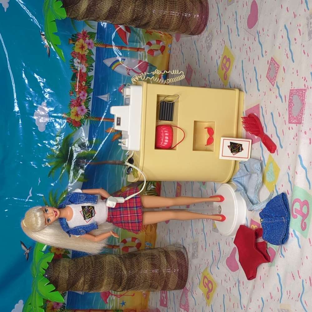 Cool Shoppin' Barbie Doll with Blonde Hair and Red Plaid Skirt